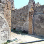 Fig. 10. Casa del Granduca Michele (VI.5.5), Pompeii, opening in east wall of ala with jamb reinforcements in opus latericium.