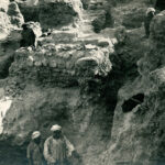 Fig. 5. Vaulting of the western aditus maximus of the bouleuterion/odeum, view to the west (PEF G325, “Masonry, west, before removal. 1920”; courtesy Palestine Exploration Fund, London).