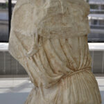 Fig. 2. Figure N (probably Selene), from east pediment of the Parthenon, back view. Athens, Acropolis Museum, inv. no. 881.