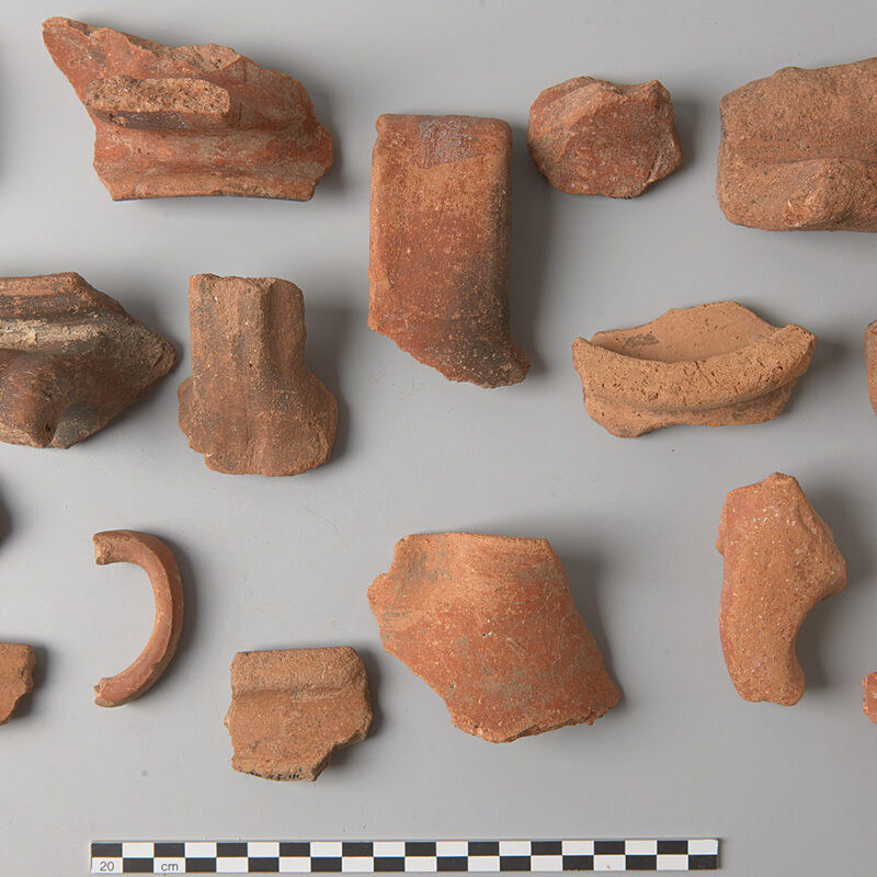 Selected fragments of Late Achaemenid pottery from Sagalassos; scale = cm (© Sagalassos Archaeological Research Project).